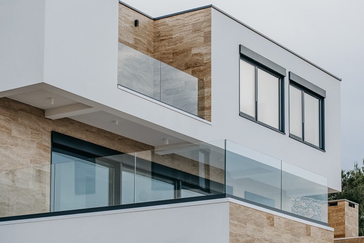 Bumerang Staklene ograde